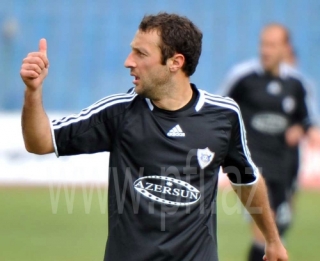 Adamiya vurur, «Qarabağ» udur